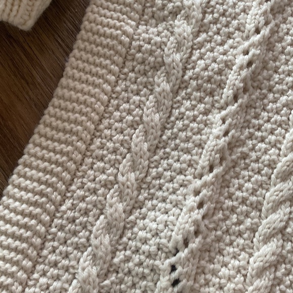 Vintage Talbots set. Cream cable knit wool scarf and hat. Winter autumn snow - Picture 2 of 7